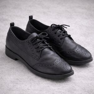 Cole Haan Zerøgrand Wingtip Oxford Black Leather Women's size 7.5